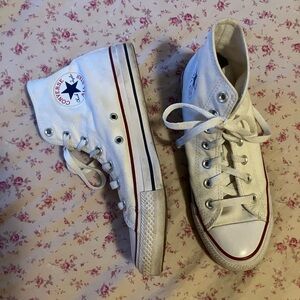 Chuck Taylor All Star canvas high top ❤️